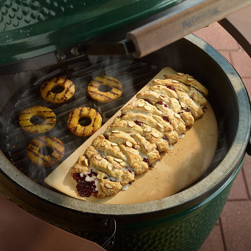 Half Moon Pizza & Baking Stone - Big Green Egg