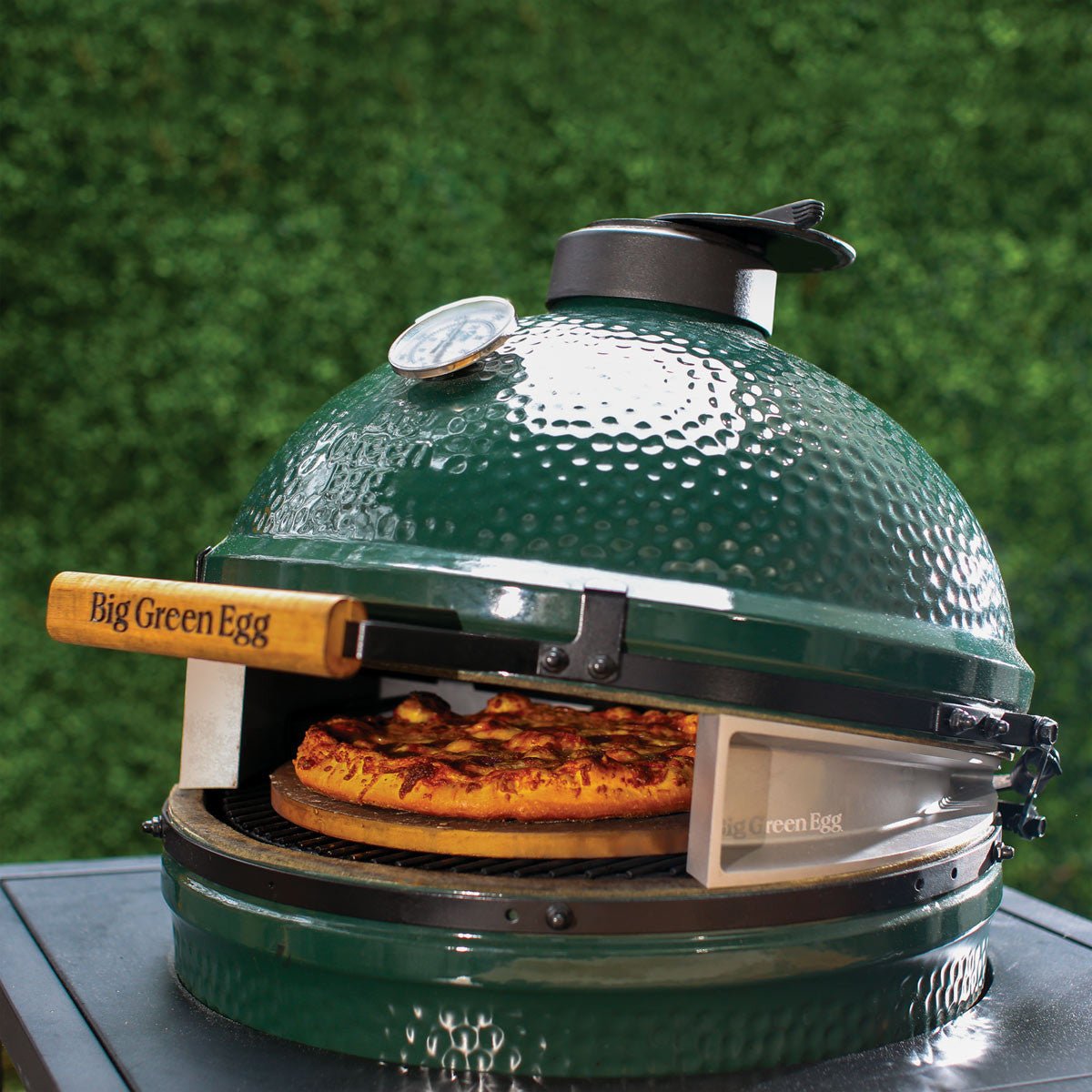 Pizza Oven Wedge - Big Green Egg