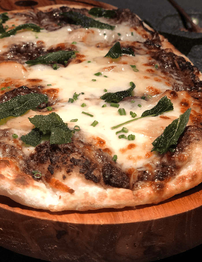 Cheesey Mushroom Pizza - Big Green Egg